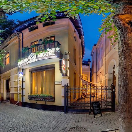 Pid Templem Hotel Ivano-Frankivs'k Ngoại thất bức ảnh