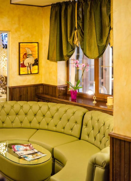 Pid Templem Hotel Ivano-Frankivs'k Ngoại thất bức ảnh