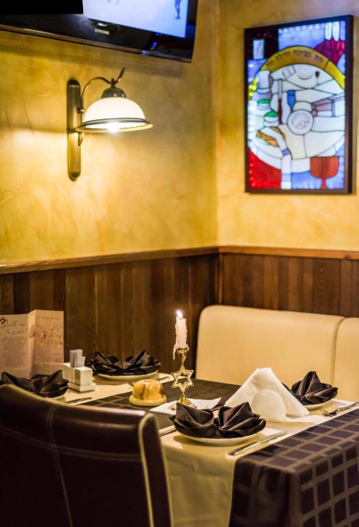 Pid Templem Hotel Ivano-Frankivs'k Ngoại thất bức ảnh