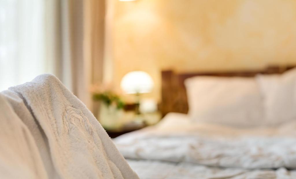 Pid Templem Hotel Ivano-Frankivs'k Phòng bức ảnh
