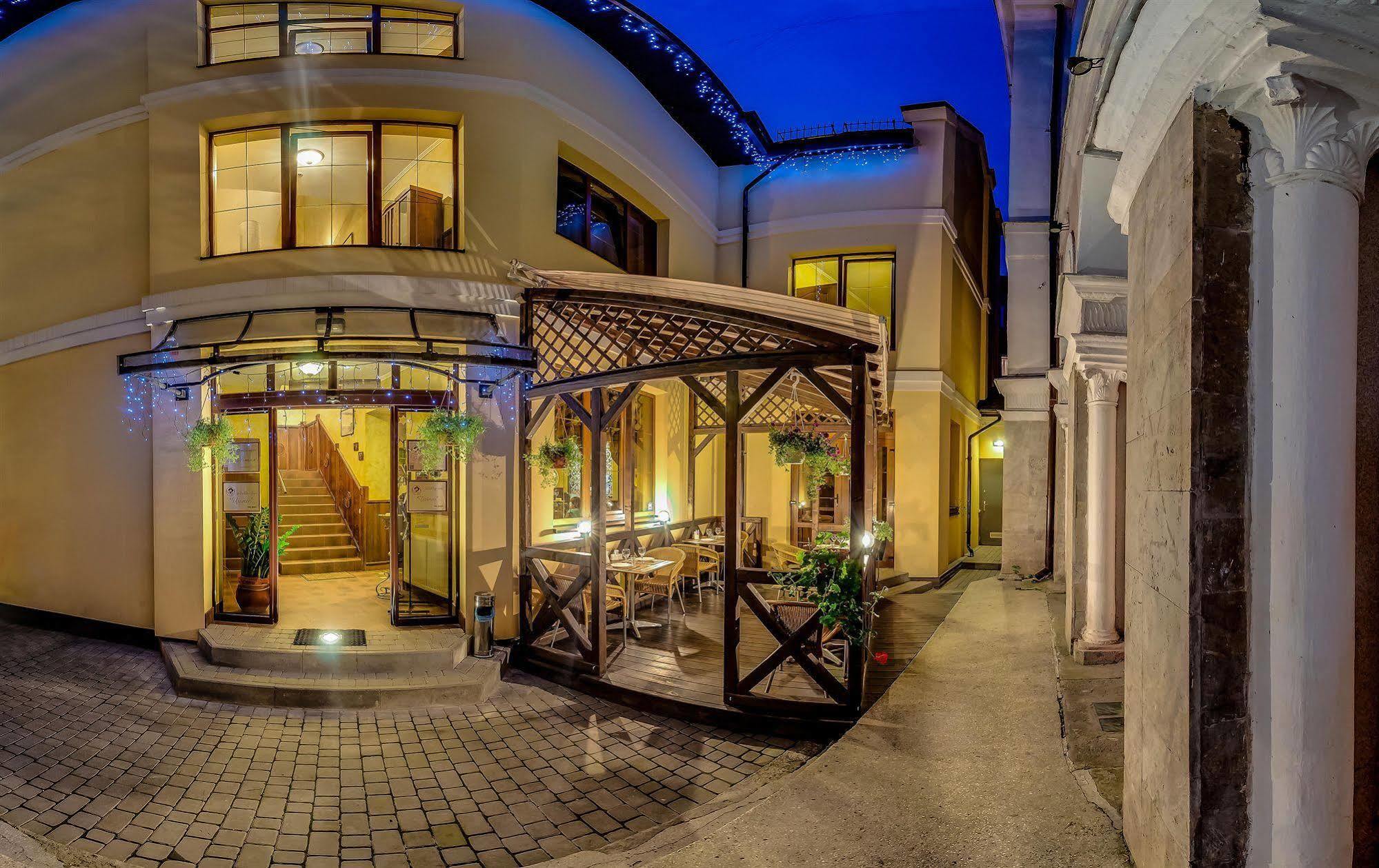 Pid Templem Hotel Ivano-Frankivs'k Ngoại thất bức ảnh