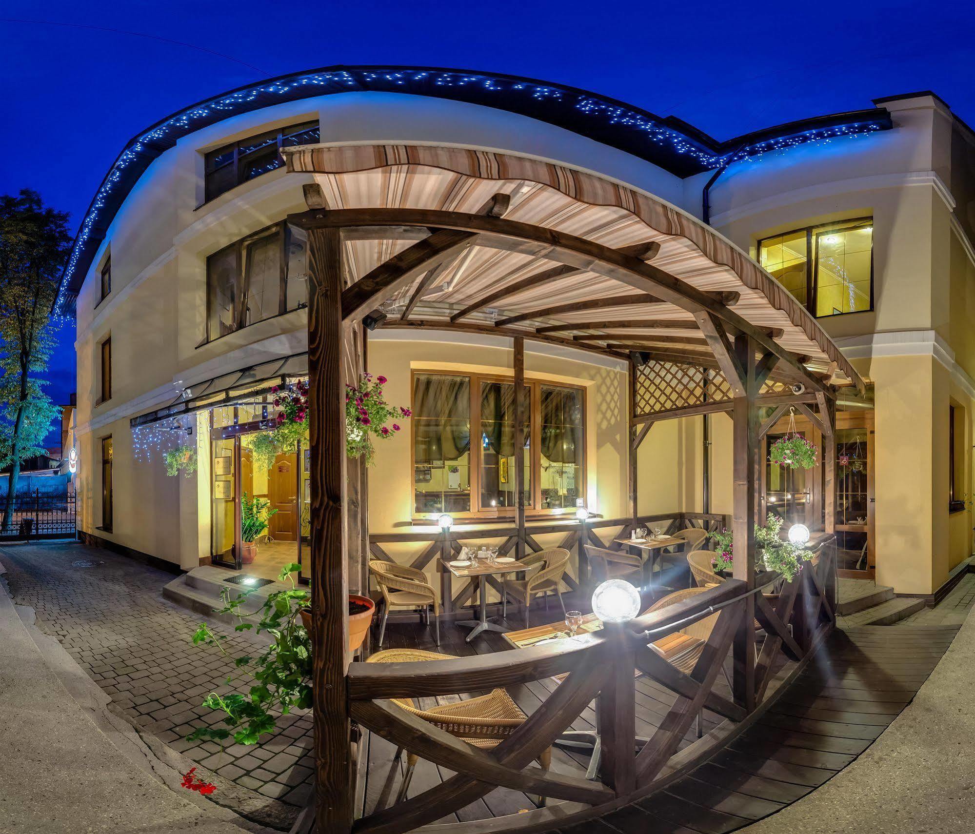 Pid Templem Hotel Ivano-Frankivs'k Ngoại thất bức ảnh